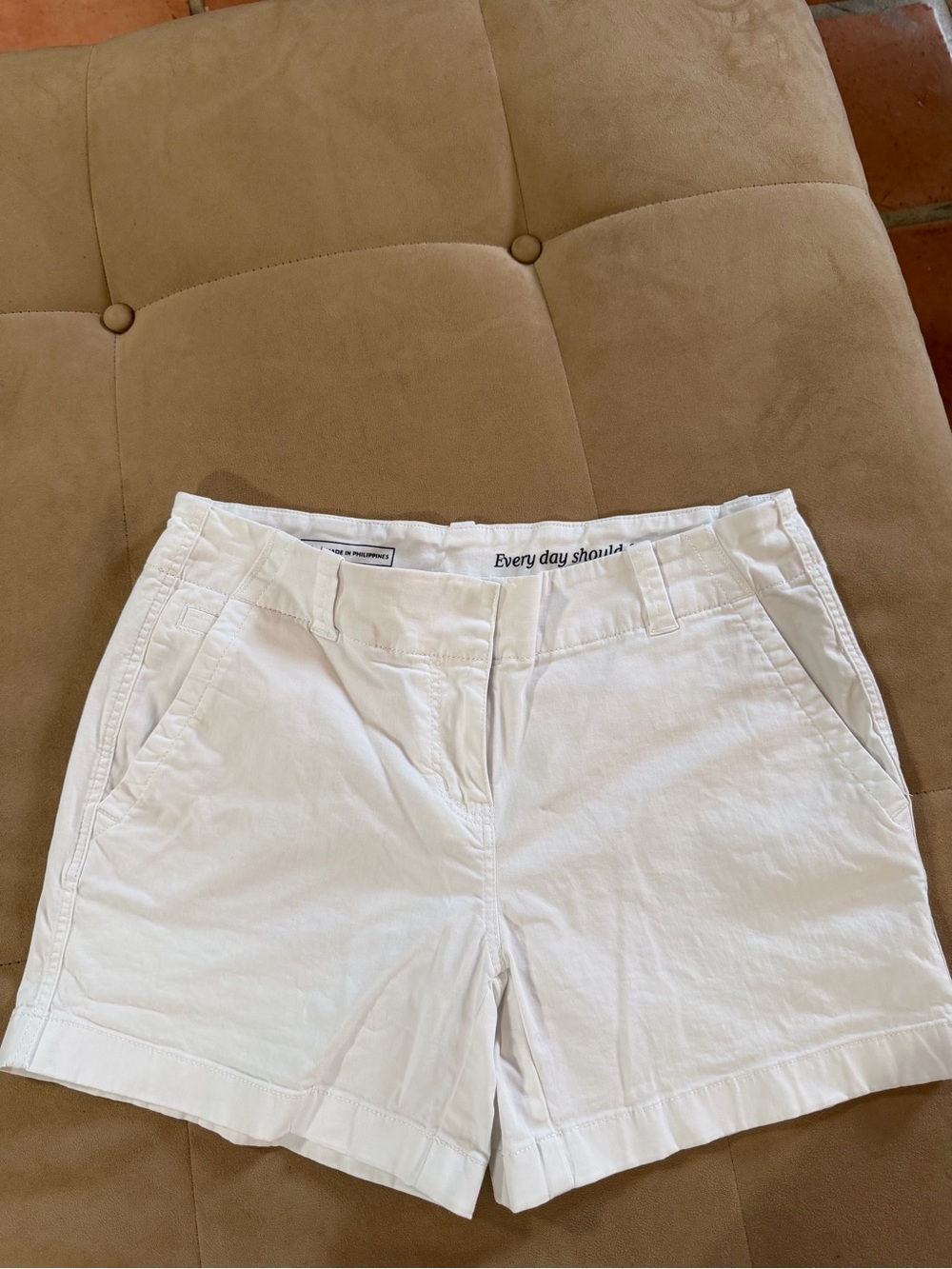 Vineyard Vines White Stretch Chino Shorts Size 4